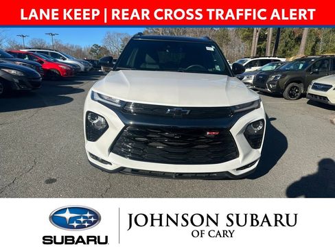 Used 2023 Chevrolet TrailBlazer RS w/ Sun and Liftgate Package image 2