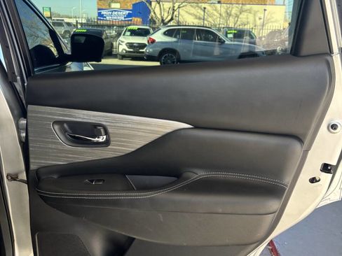 Used 2017 Nissan Murano SL w/ SL Technology Package image 16