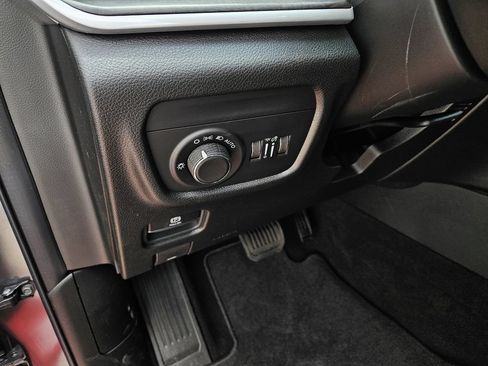 New 2026 Jeep Grand Cherokee Altitude RWD image 14