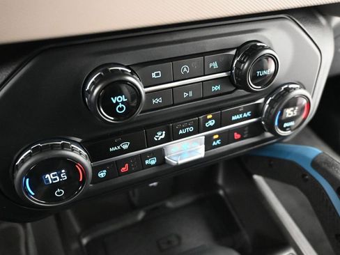 Used 2023 Ford Bronco Wildtrak AWD/4WD image 16