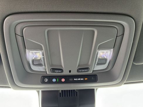 Used 2023 Chevrolet Silverado 1500 LT AWD/4WD image 26