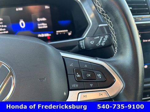 Used 2022 Volkswagen Tiguan SE image 18