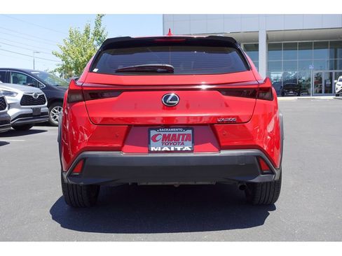 Used 2019 Lexus UX 200 w/ Premium Package FWD image 7