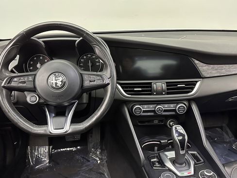 Used 2021 Alfa Romeo Giulia Sprint w/ Sun & Sound Package image 30