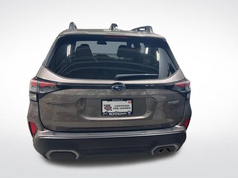 Used 2025 Subaru Forester Limited AWD/4WD image 5