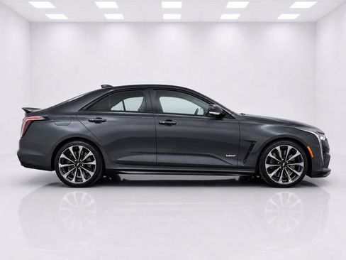 Used 2022 Cadillac CT4 V Blackwing w/ Driver Assist Package RWD image 4
