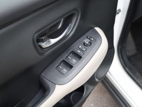 Used 2023 Honda HR-V LX image 18