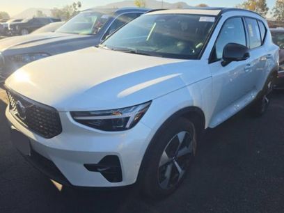 Used 2026 Volvo XC40 B5 Plus