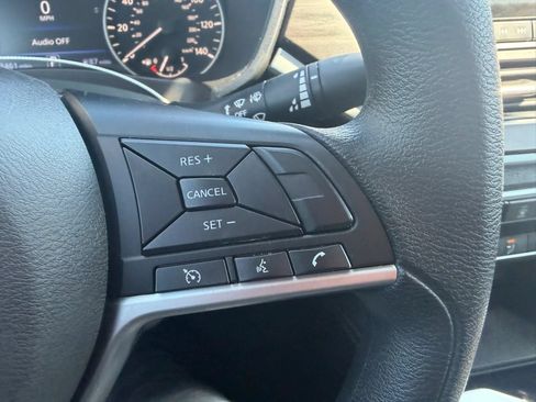 Used 2023 Nissan Altima 2.5 SV FWD image 13