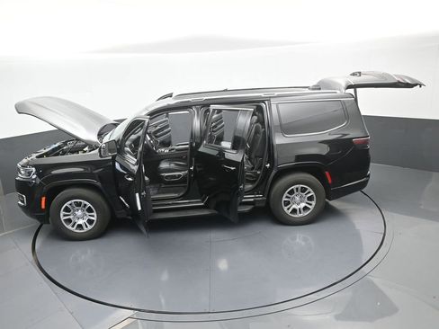 Used 2024 Jeep Wagoneer 2WD image 60