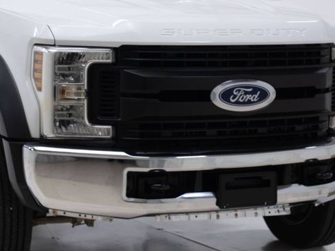 Used 2018 Ford F550 4x4 Regular Cab Super Duty image 9