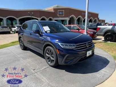 Used 2023 Volkswagen Tiguan SE w/ Panoramic Sunroof Package