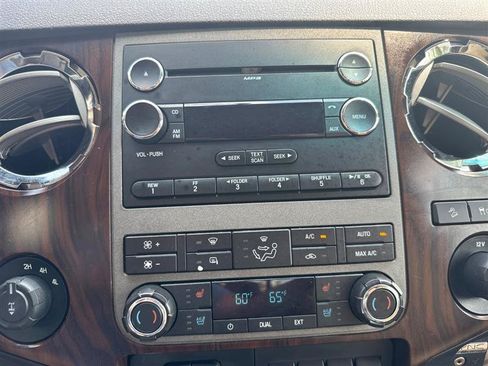 Used 2011 Ford F250 Lariat w/ Lariat Interior Pkg AWD/4WD image 35