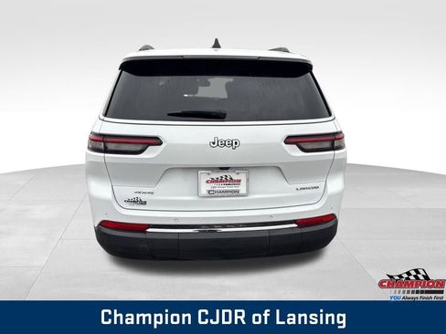 Used 2023 Jeep Grand Cherokee L Laredo image 9