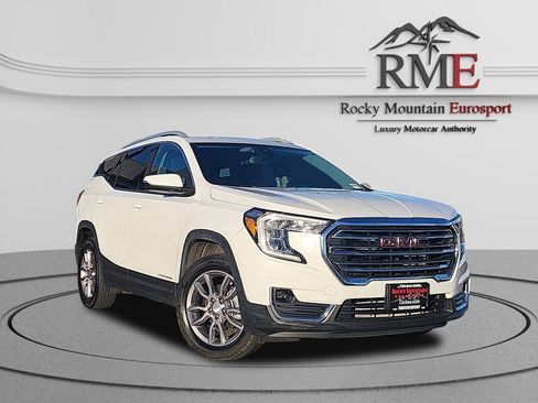 Used 2022 GMC Terrain SLT image 1