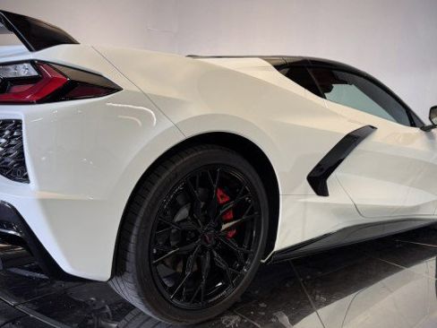 Used 2024 Chevrolet Corvette Stingray Preferred Cpe w/ Stealth Interior Trim Package image 29