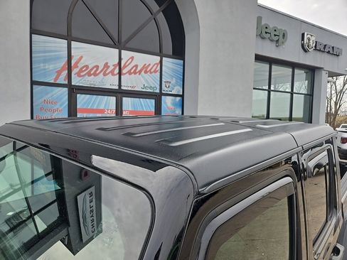 Used 2021 Jeep Gladiator Overland w/ Popular Equipment Package image 18