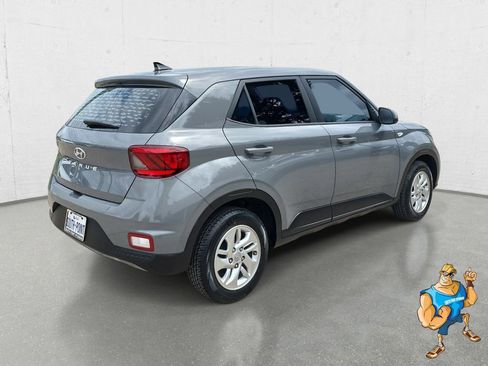 Used 2021 Hyundai Venue SE FWD image 5