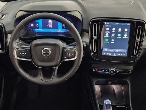 Certified 2026 Volvo XC40 B5 Plus AWD/4WD image 27