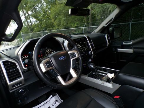 Used 2018 Ford F150 Lariat w/ Equipment Group 502A Luxury AWD/4WD image 10