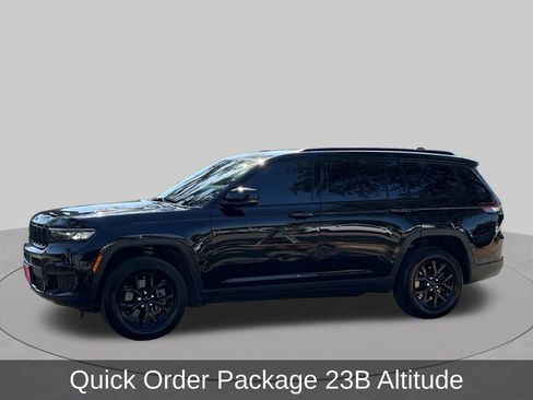 Used 2025 Jeep Grand Cherokee L Laredo AWD/4WD image 2