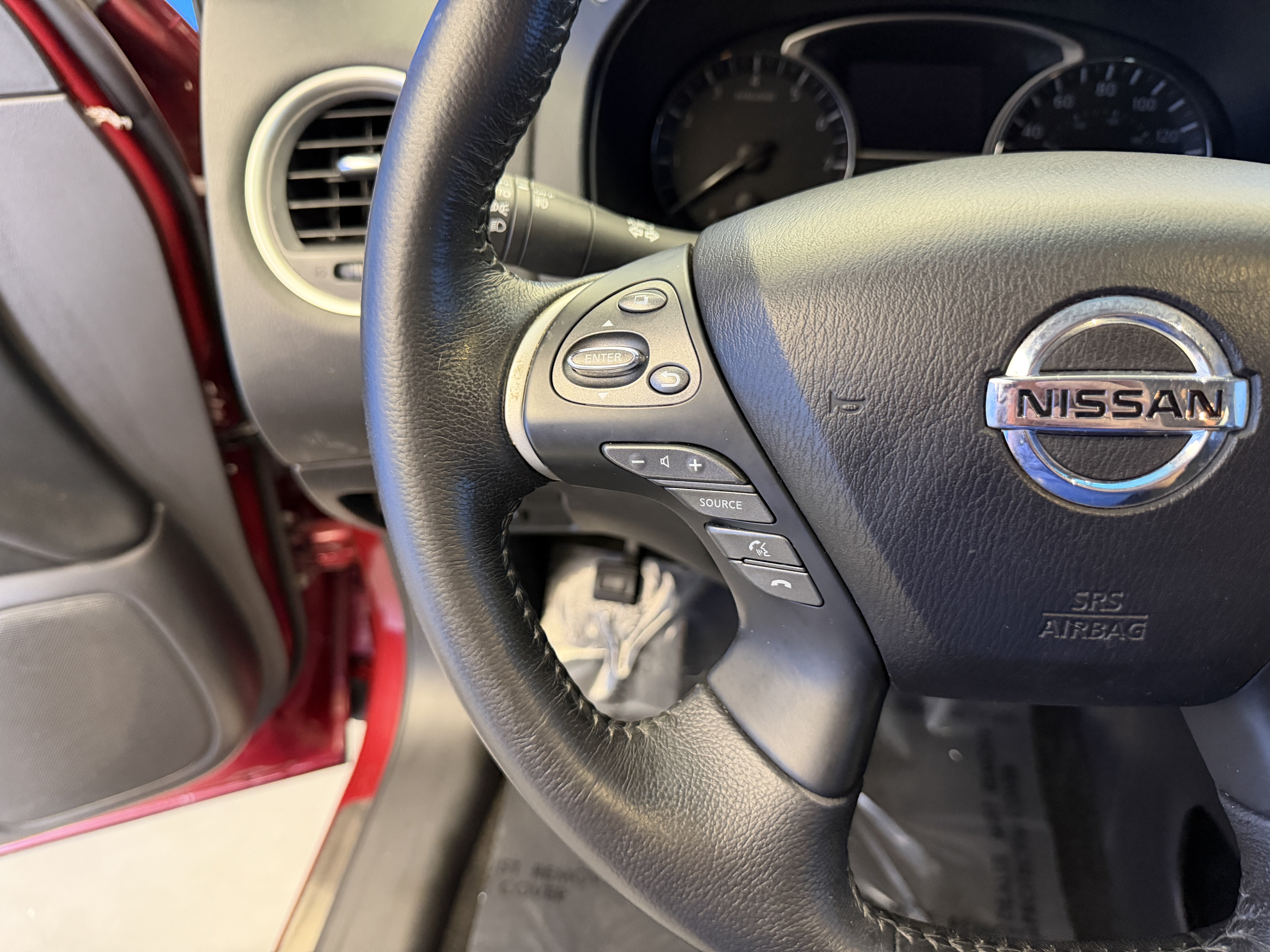 Used 2015 Nissan Pathfinder SV FWD image 15