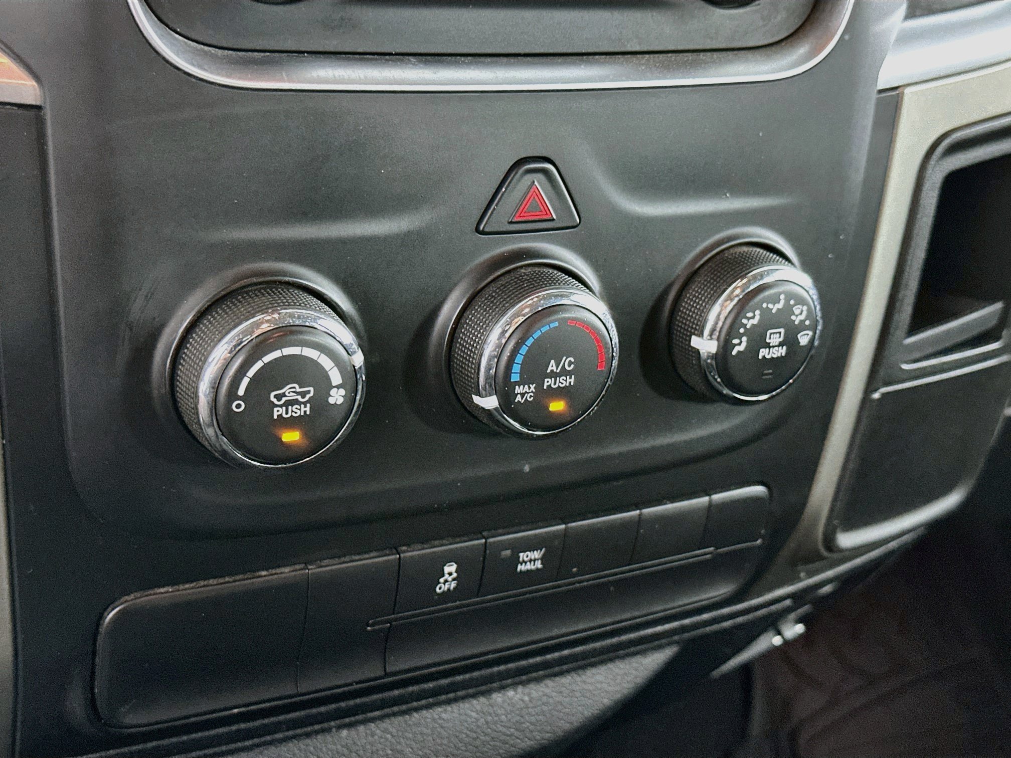 Used 2018 RAM 1500 Classic SLT RWD image 22