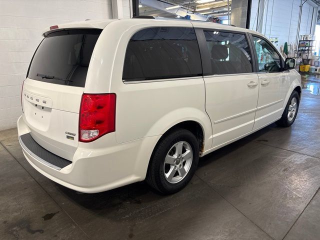Used 2011 Dodge Grand Caravan Crew FWD image 4