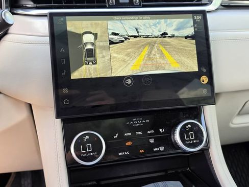 Used 2025 Jaguar F-PACE R-Dynamic S AWD/4WD image 9