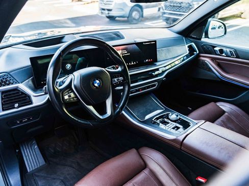 Used 2024 BMW X5 xDrive40i w/ Executive Package image 19