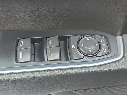 Used 2022 Chevrolet Silverado 1500 LT AWD/4WD image 23