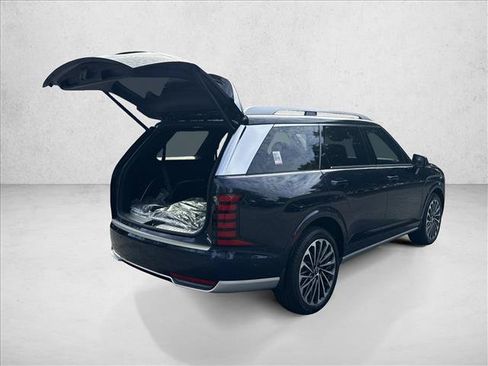 Used 2026 Hyundai Palisade Calligraphy FWD image 2