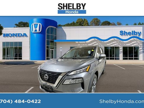 Used 2022 Nissan Rogue SV image 1