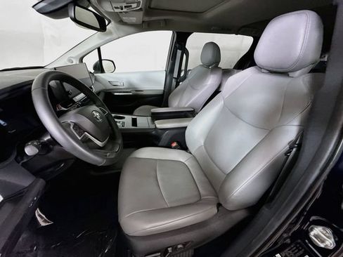 Used 2025 Toyota Sienna XLE w/ XLE Plus Package AWD/4WD image 20
