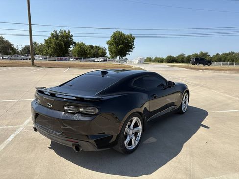 Used 2019 Chevrolet Camaro SS RWD image 4