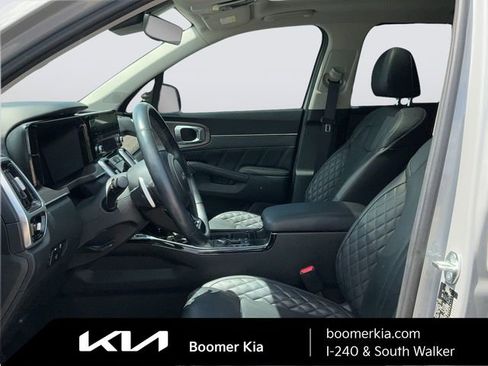 Certified 2023 Kia Sorento SX Prestige AWD/4WD image 17