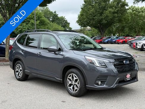 Used 2023 Subaru Forester Premium AWD/4WD image 1