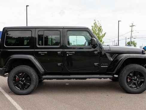 Used 2023 Jeep Wrangler Unlimited Sahara AWD/4WD image 5