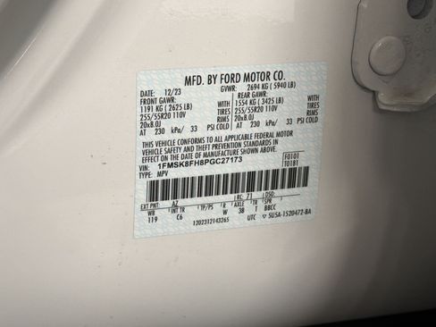 Used 2023 Ford Explorer Limited w/ Equipment Group 301A AWD/4WD image 25