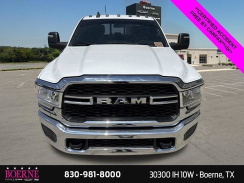 Used 2024 RAM 2500 Tradesman w/ Chrome Appearance Group AWD/4WD image 6