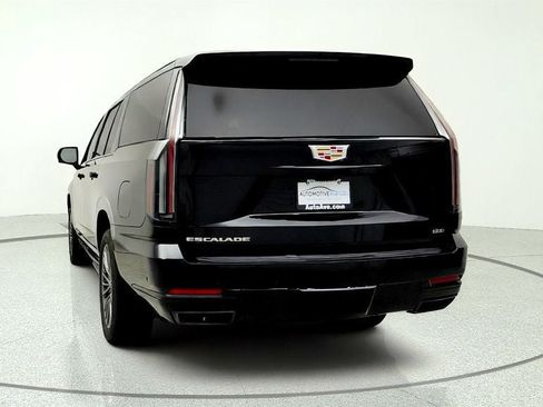 Used 2025 Cadillac Escalade ESV Sport Platinum AWD/4WD image 6