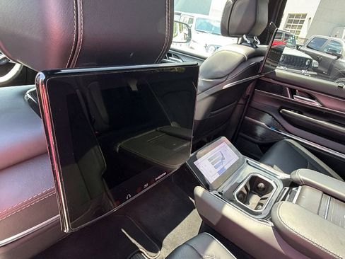 Used 2025 Jeep Grand Wagoneer Series II Obsidian w/ Quick Order Packagew 28T AWD/4WD image 27