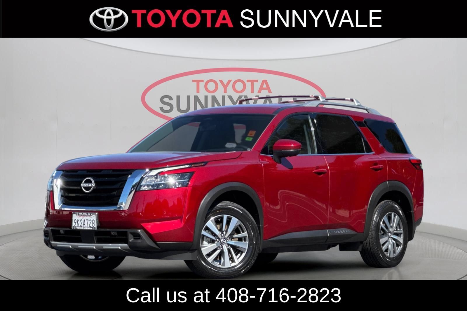 Used 2024 Nissan Pathfinder SL FWD image 1