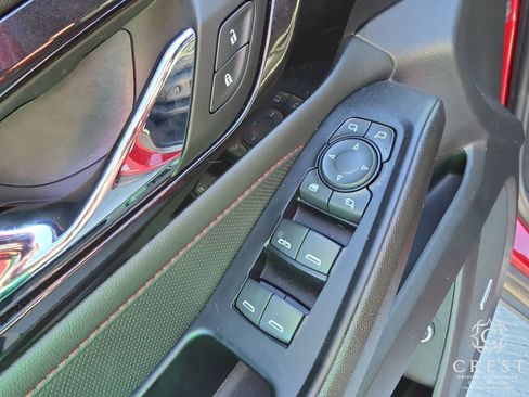 Used 2023 Chevrolet Traverse RS image 8