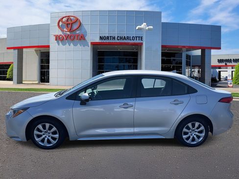 Used 2023 Toyota Corolla LE image 5