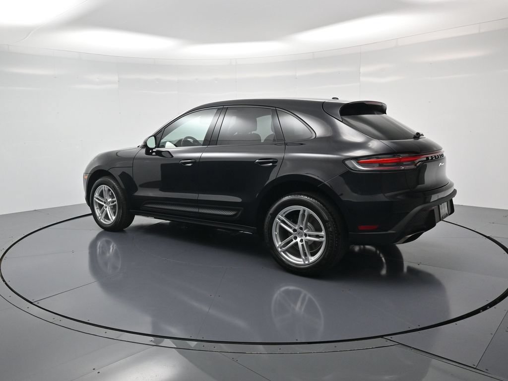 Used 2026 Porsche Macan AWD/4WD image 3