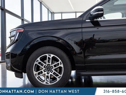 Used 2025 Ford Expedition Max Active AWD/4WD image 33