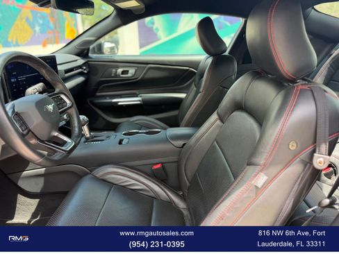 Used 2025 Ford Mustang GT RWD image 16