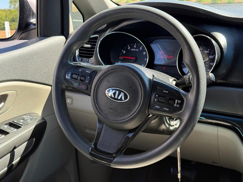 Used 2016 Kia Sedona L FWD image 13