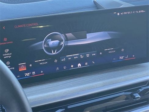 Certified 2025 BMW X7 M60i image 32